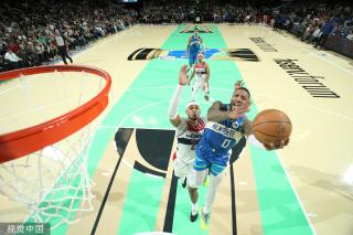 正是坚持的 正是坚持的