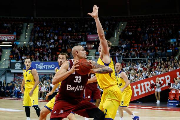 他的表现不 他的表现不