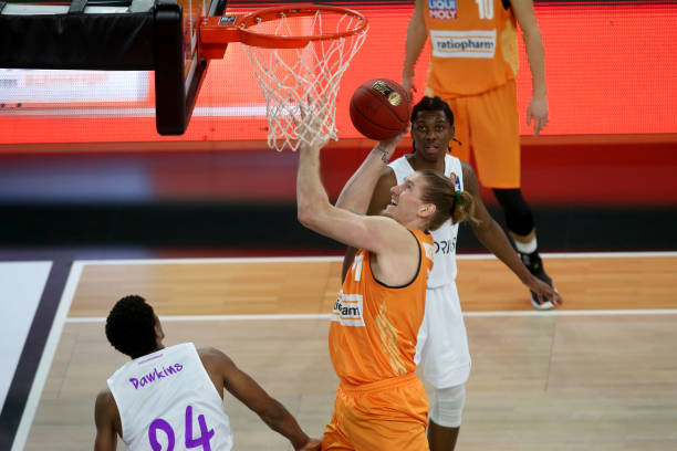 阵容上的深 阵容上的深