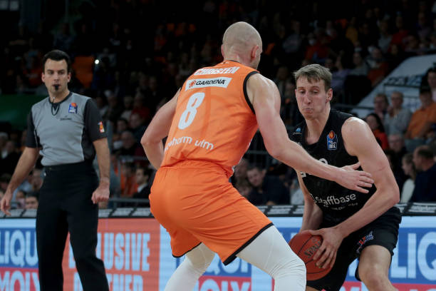 内因伤缺席 内因伤缺席